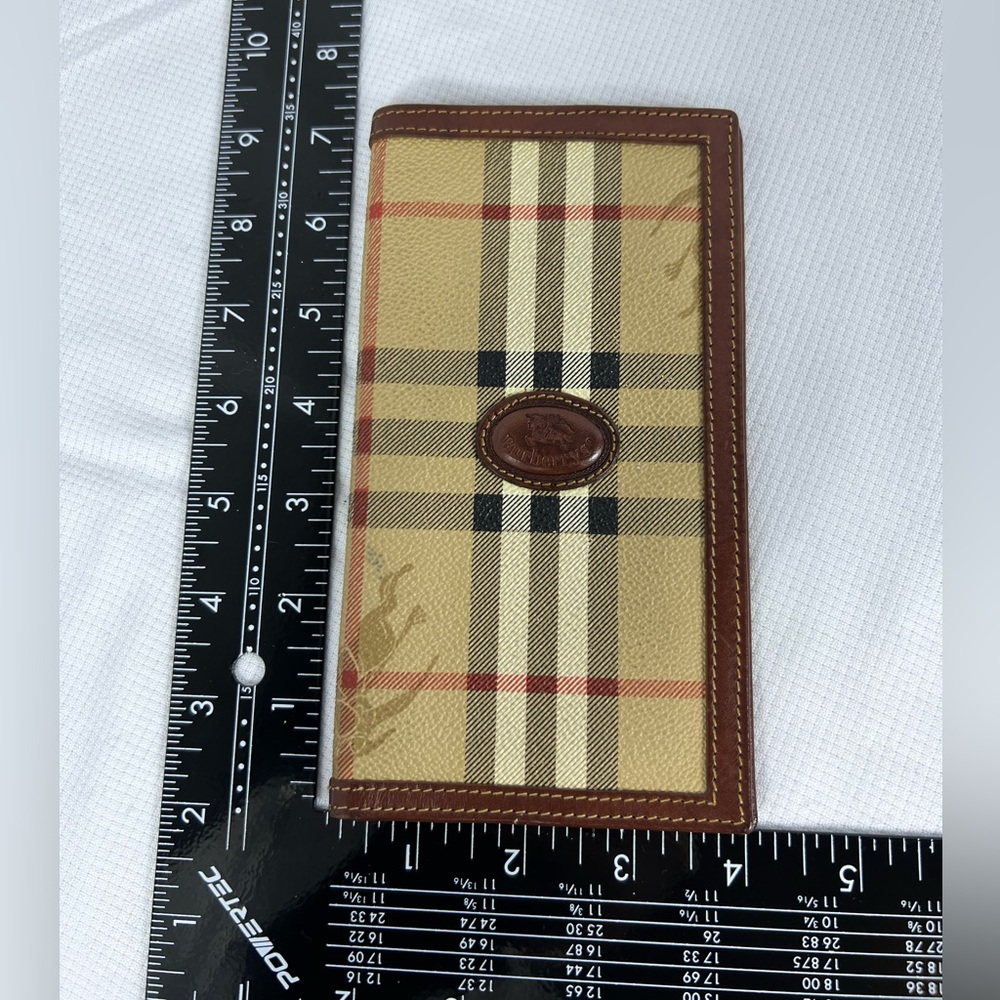 1029: Burberry Long Vertical Wallet: VGUC - Picture 10 of 10